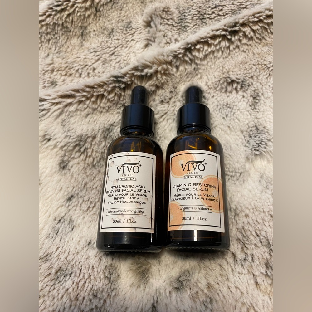 Vivo Hyaluronic Acid Revivibg Facial Serum, Vitamin C Restoring Serum.